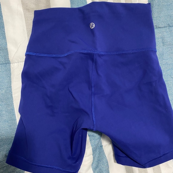 Lulu lemon shorts - Picture 4 of 4